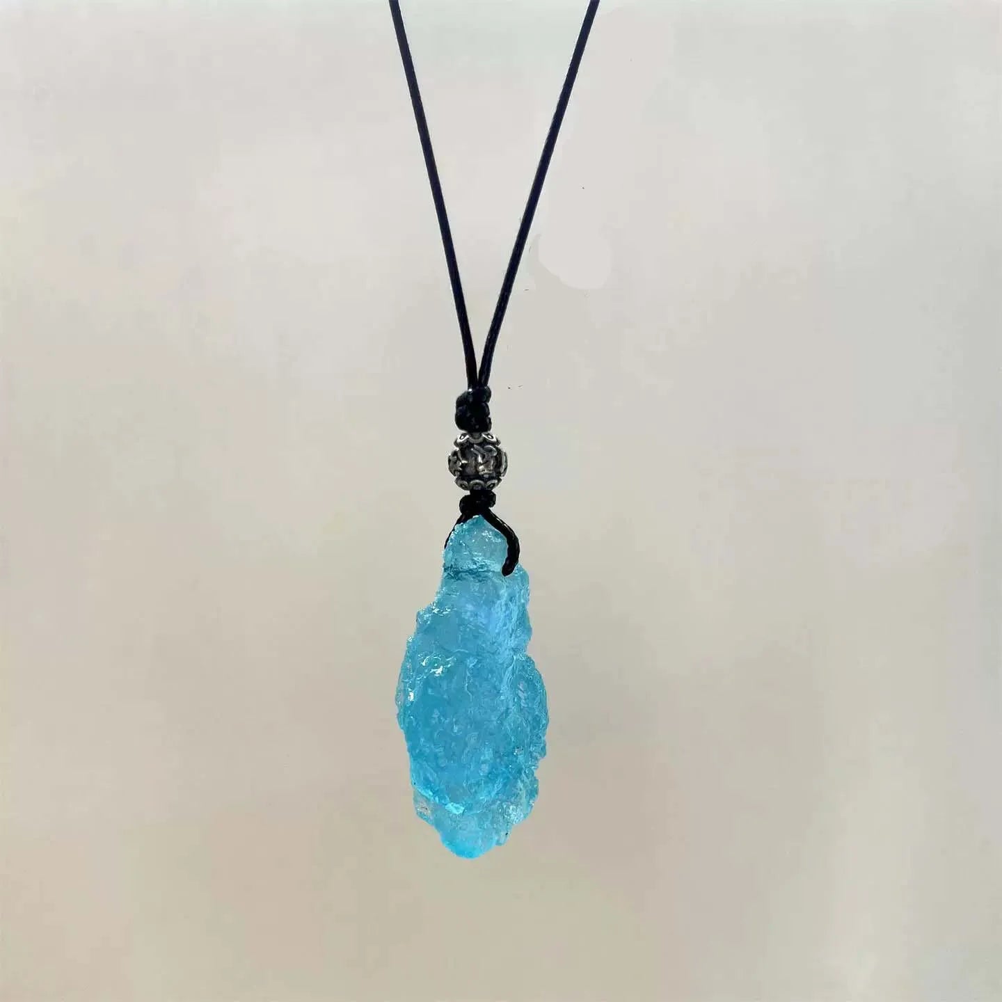 Serene Depth Blue Crystal Pendant — Cool Stone, Quiet Pulse