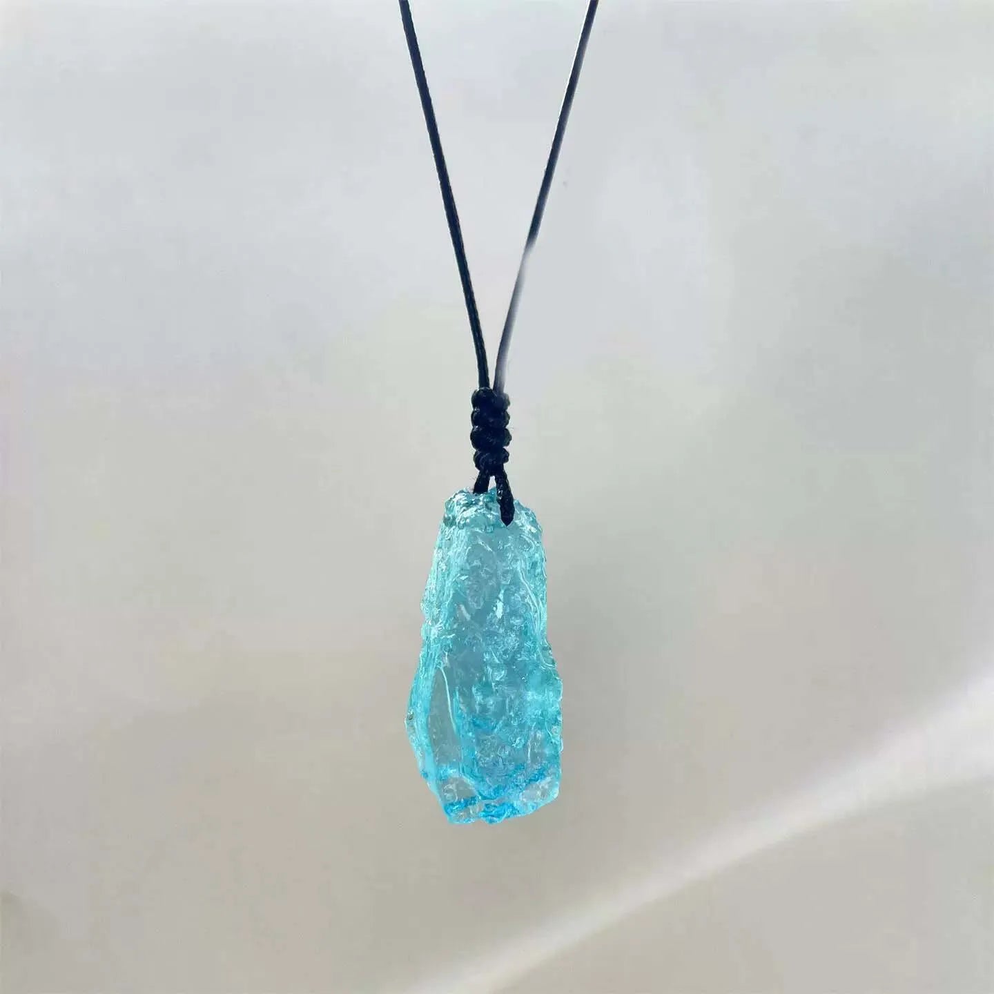Serene Depth Blue Crystal Pendant — Cool Stone, Quiet Pulse