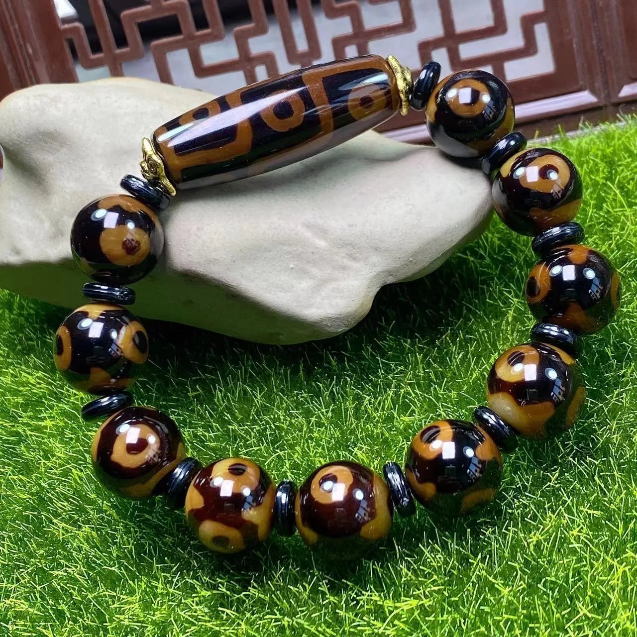 agate dzi bracelet 02 04