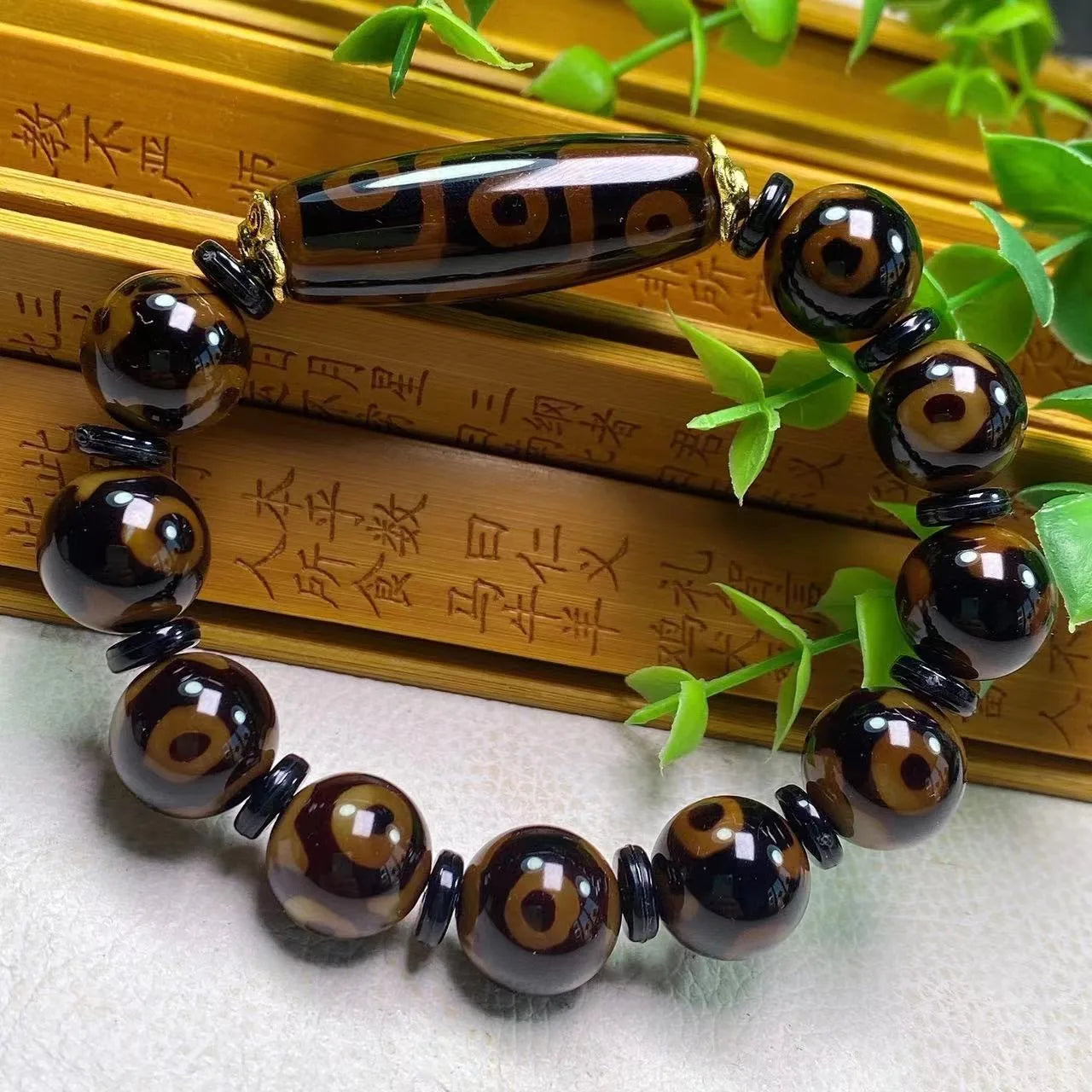 agate dzi bracelet 02 08